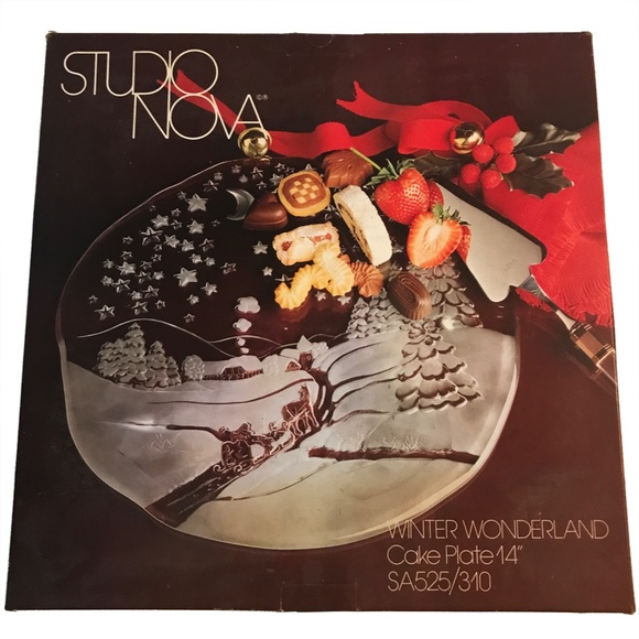 Studio Nova Winter Wonderland Cake 14 inch (36 cm) Plate - Picture 2 of 2